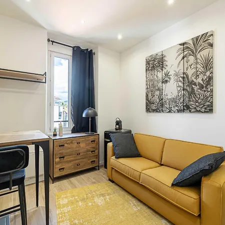Sublime Renovated - Center Apartment